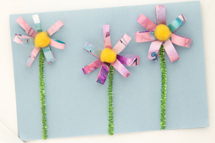 Flores de papel para tarjetas